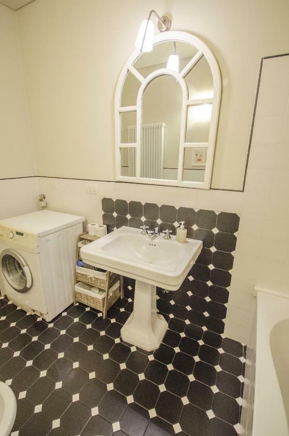 Azeglio Apartment, A Due Passi Da Piazza Maggiore Bologna Eksteriør bilde